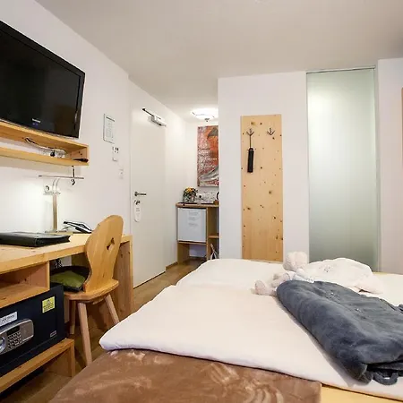 Gaestehaus Waldrand Garni 3*