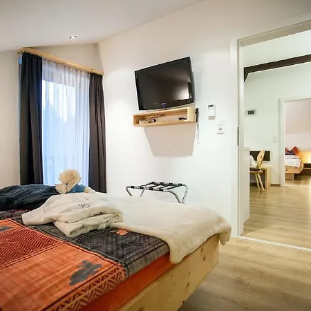 Gastehaus Waldrand Garni Guest house Wiesing