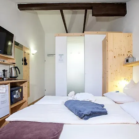 Gasthof Waldrand Garni 3*