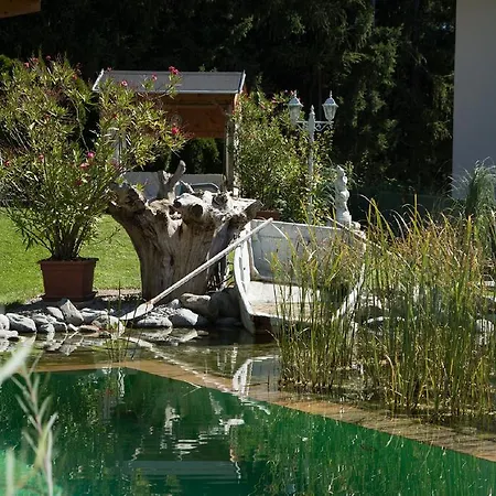 Gaestehaus Waldrand Garni 3*