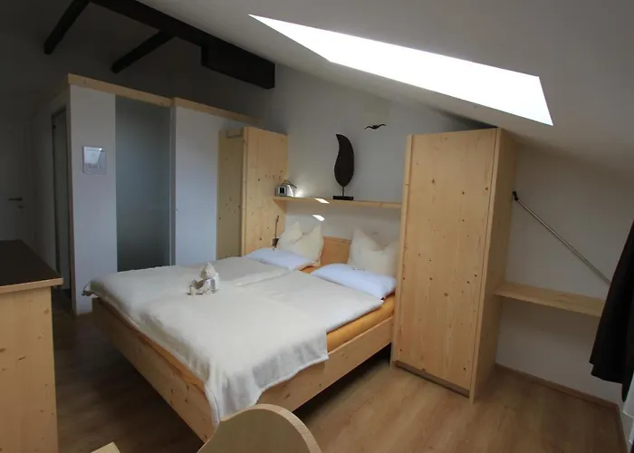 加尔尼瓦尔德兰德旅馆 韦兴