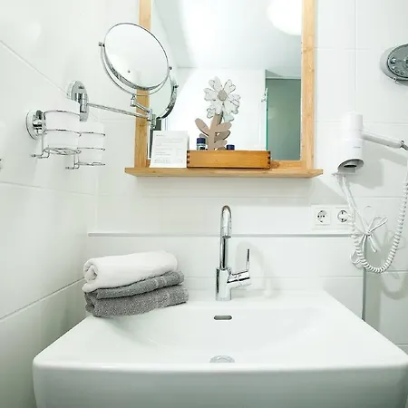 Pensjonat Gaestehaus Waldrand Garni 3*