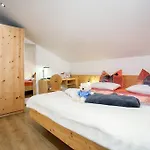 Gastehaus Waldrand Garni 3*